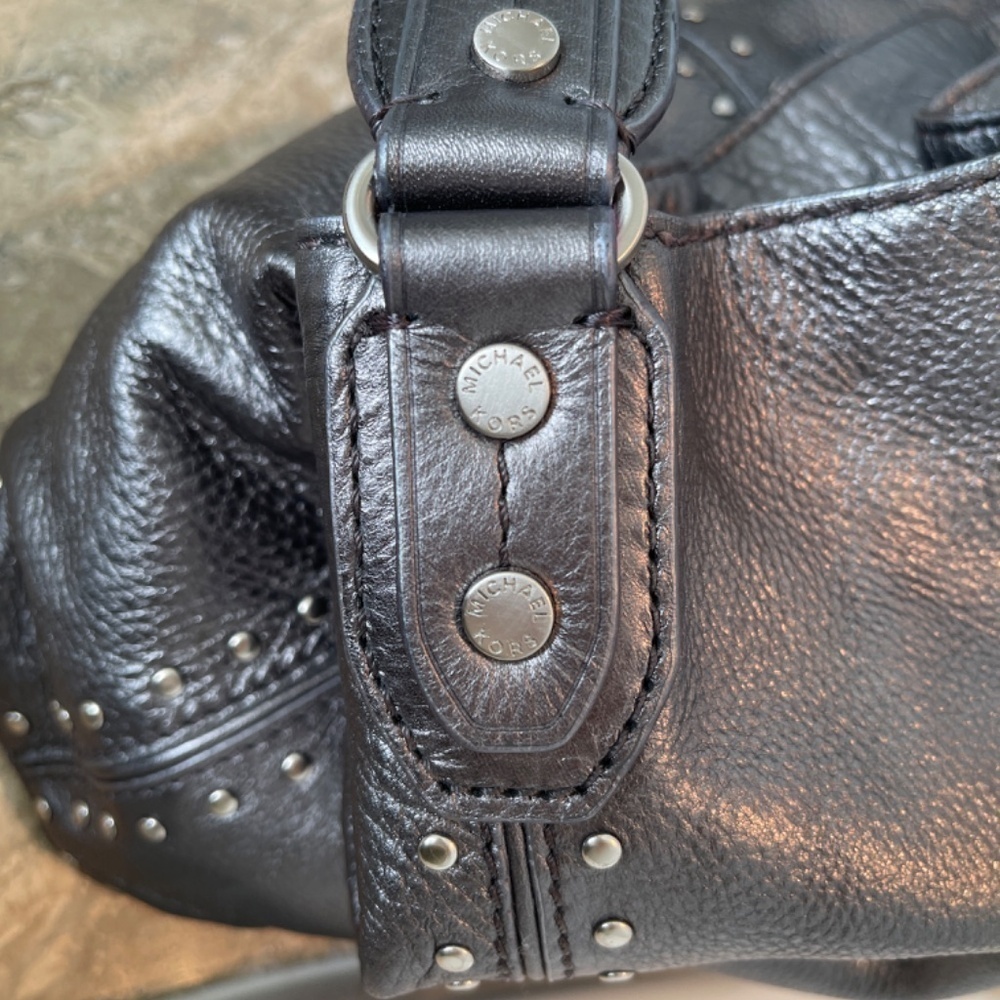 MICHAEL KORS METALLIC LEATHER  STUDDED BAG - Picture 7 of 14